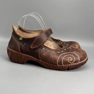 El Naturalista Mary Jane Shoes Women's 9 Brown Leather Hook & Loop Strap Low Top